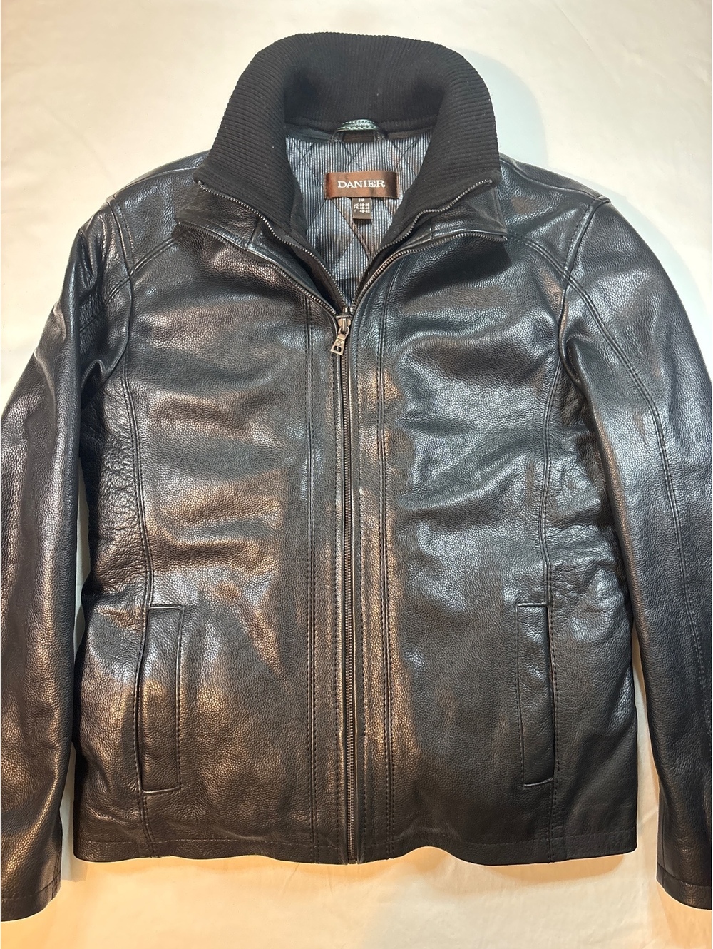 NWT Danier Men’s Black Leather Jacket Small Thinsulate Quilted Lined